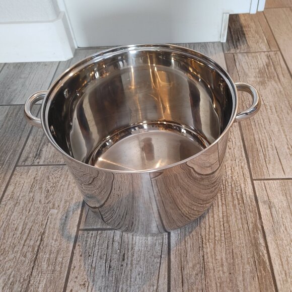 Large - Stainless Steel Stock POT 16-Quart Silver with Encapsulated Bottom. - Picture 1 of 12